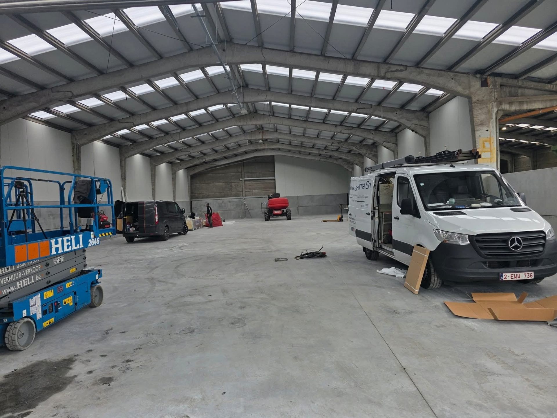 Hangar industriel · Éclairage LED